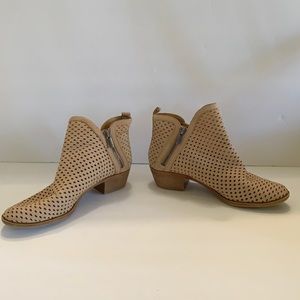 Lucky Brand Basel Booties Boots Shoes size 7.5 tan perforated zippers Excellent